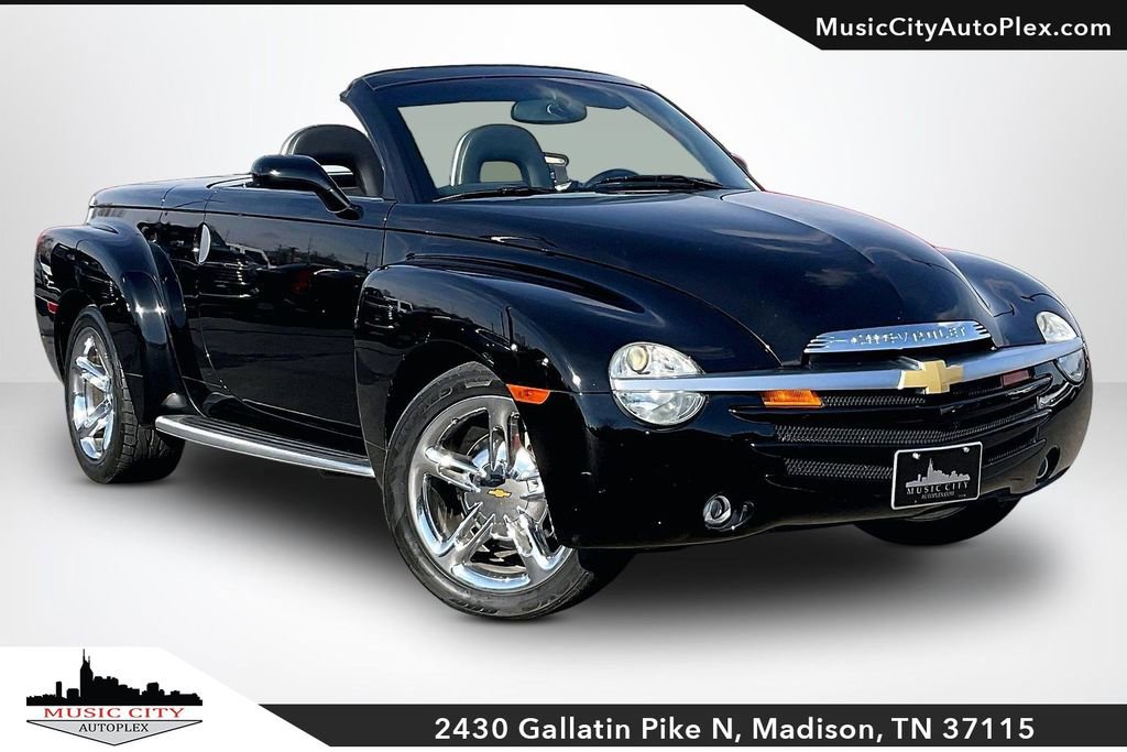 Used 2005 Chevrolet SSR w/ Preferred Equipment Group RWD image 1