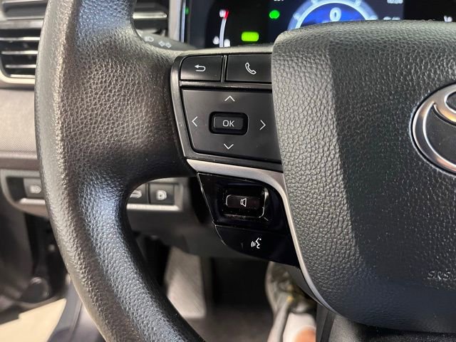 Used 2025 Toyota Camry LE FWD image 25