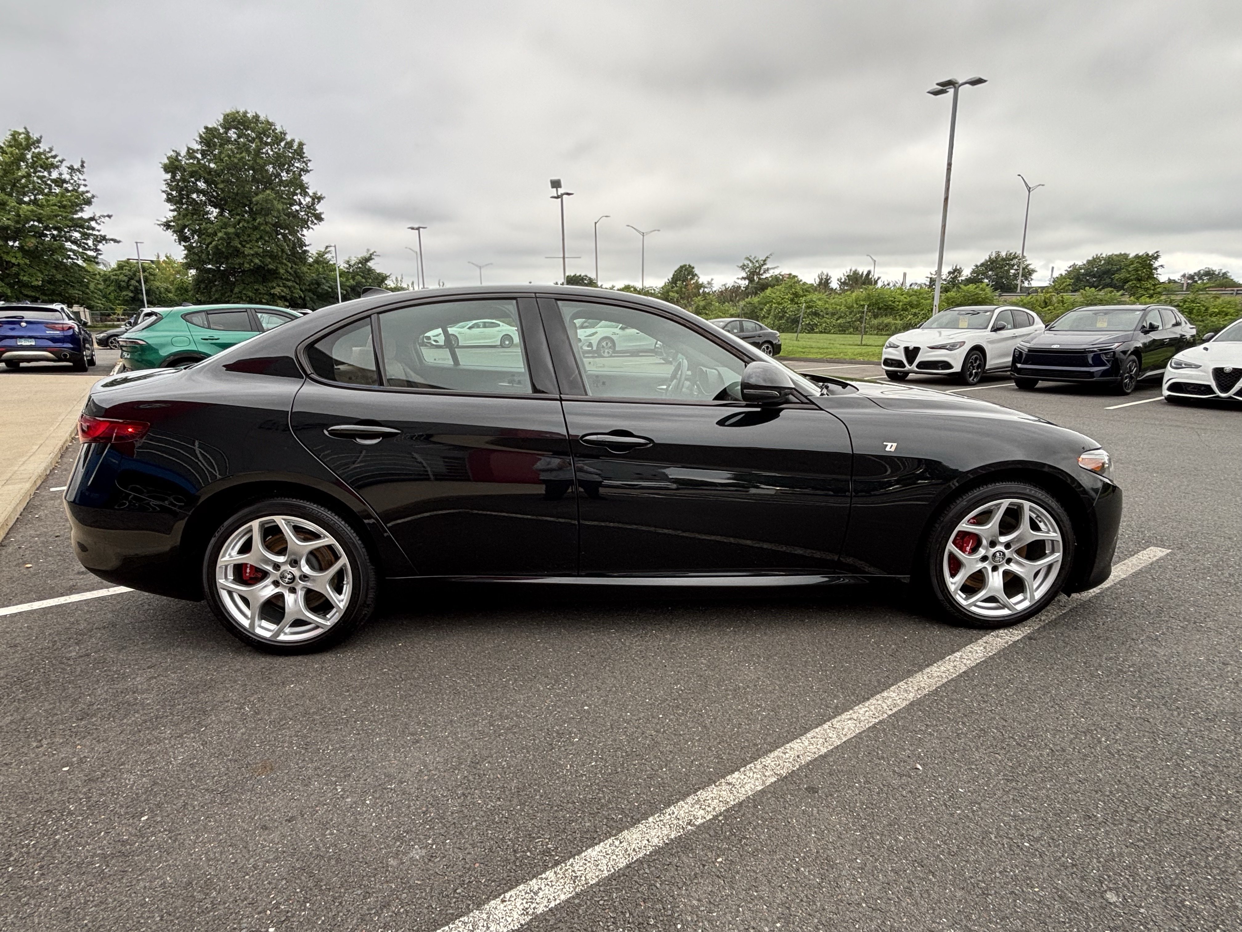Certified 2023 Alfa Romeo Giulia Ti AWD/4WD image 9