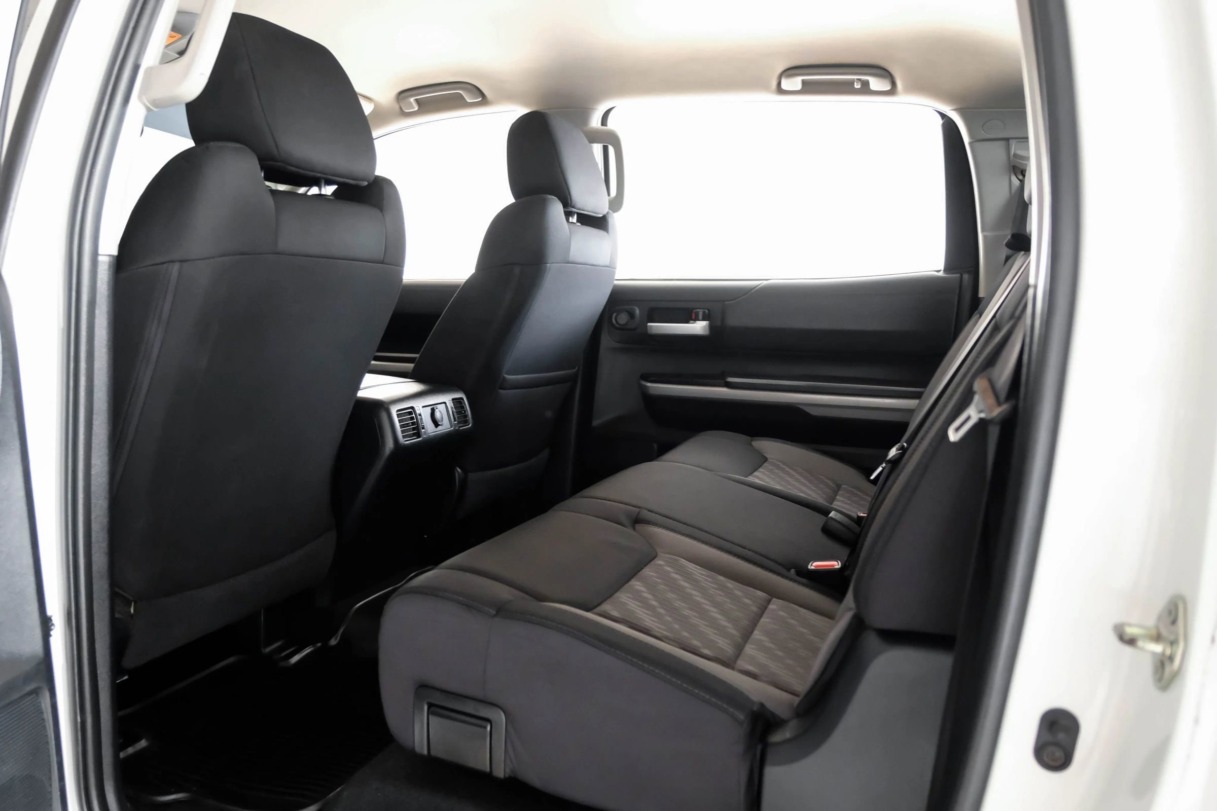 Used 2018 Toyota Tundra SR5 w/ SR5 Upgrade Package RWD image 40