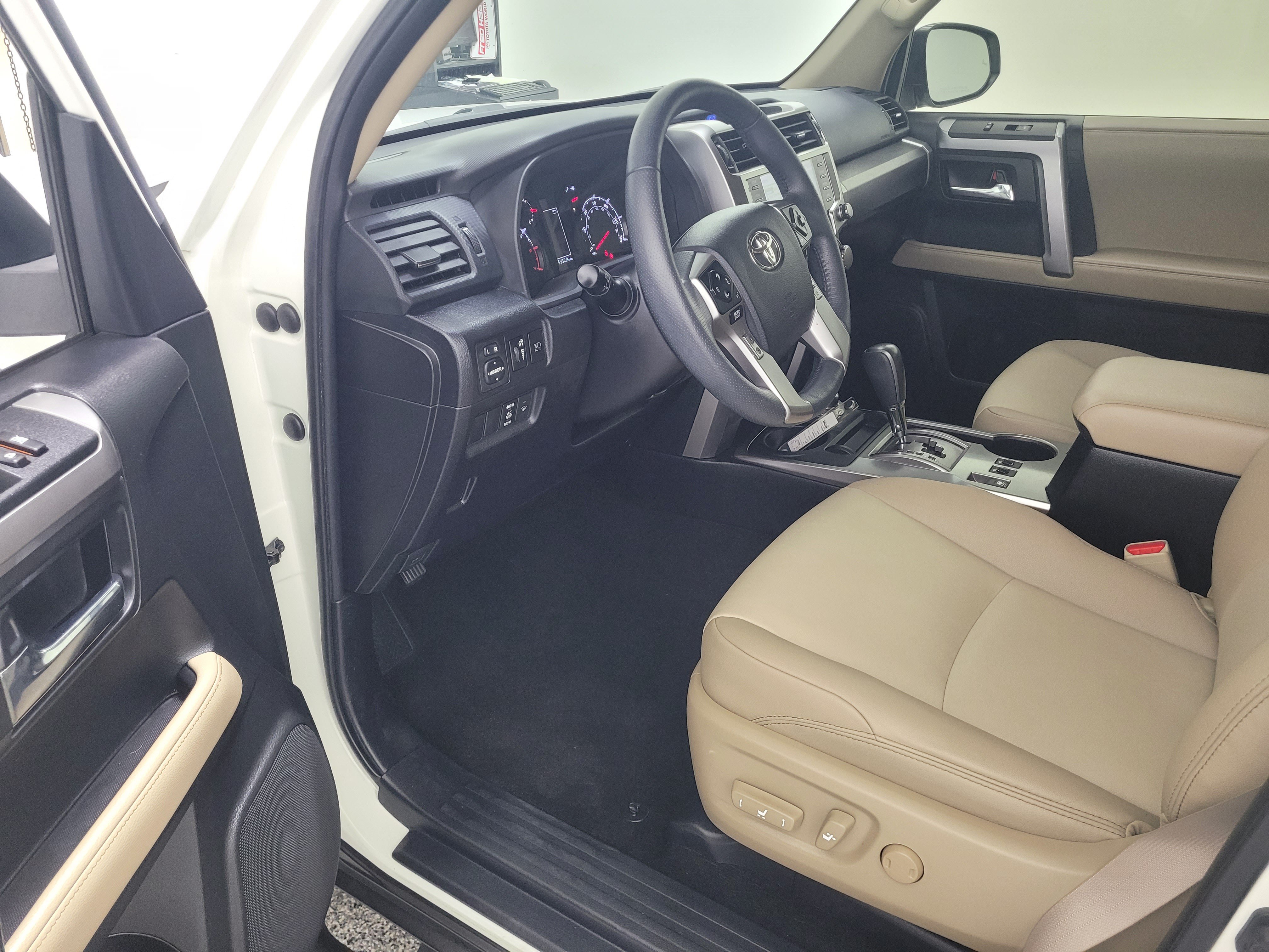 Certified 2022 Toyota 4Runner SR5 Premium w/ Moonroof Package AWD/4WD image 20