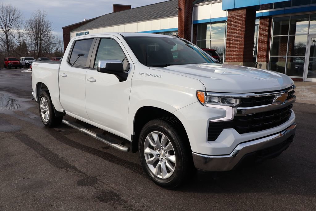 Used 2022 Chevrolet Silverado 1500 LT image 2