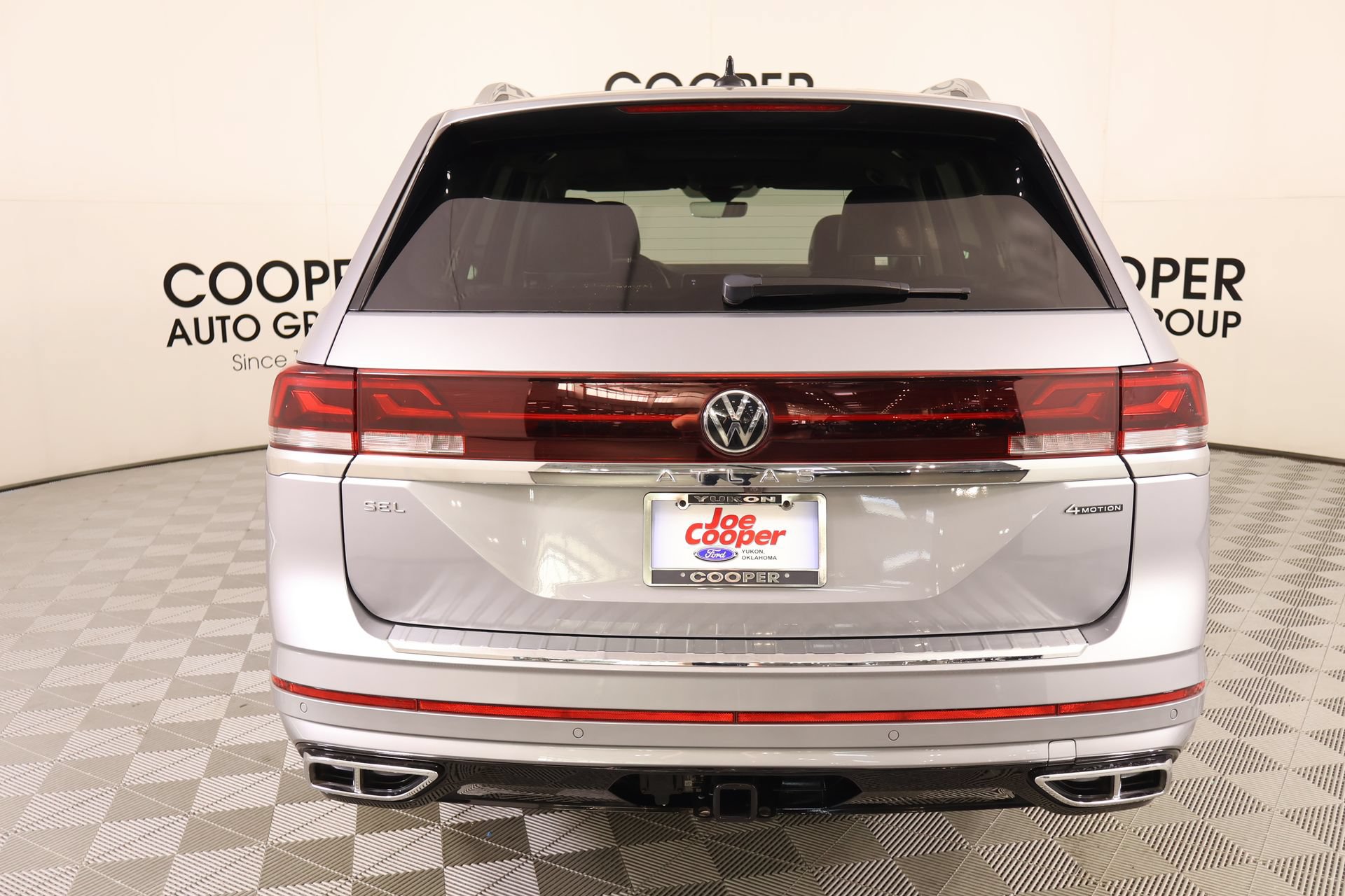 Used 2024 Volkswagen Atlas SEL Premium R-Line AWD/4WD image 25