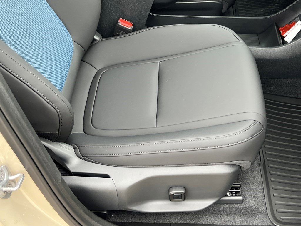 New 2026 Volvo EX30 Plus w/ Protection Package Premier image 8