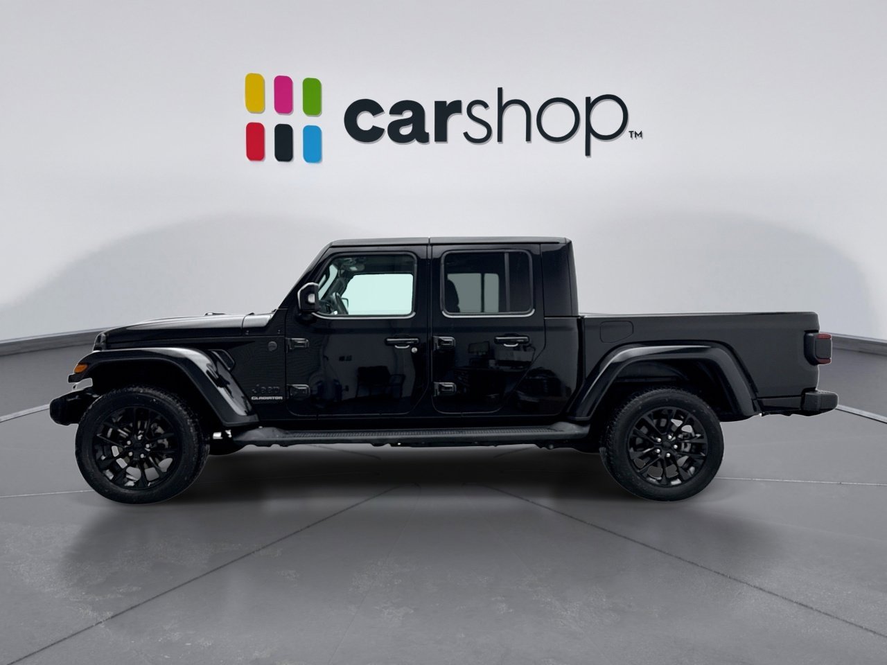 Used 2022 Jeep Gladiator Overland image 2