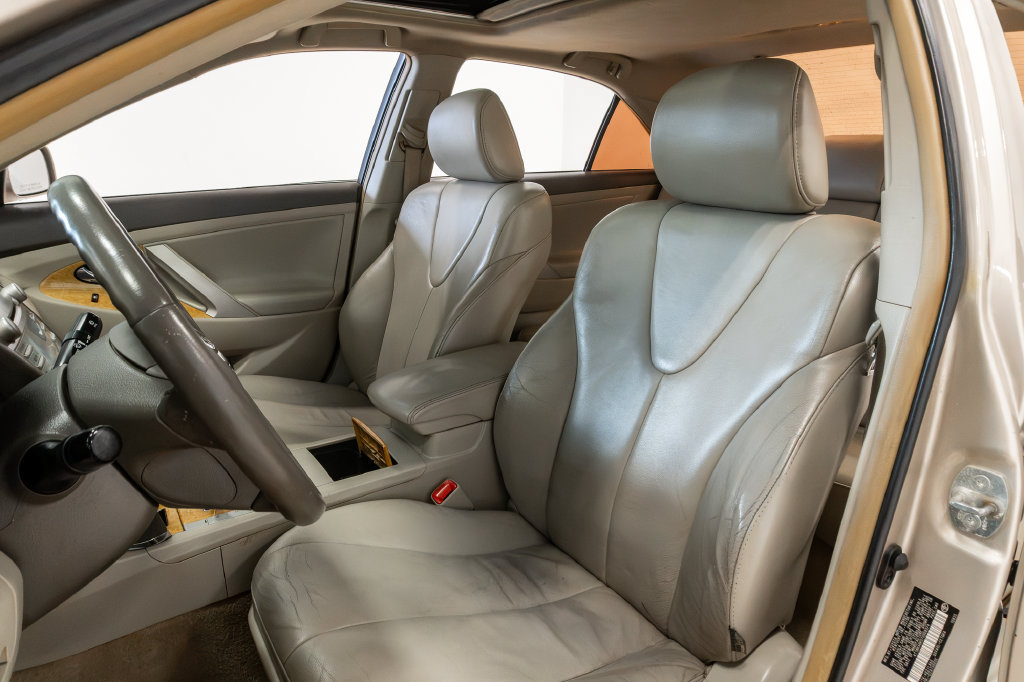 Used 2007 Toyota Camry XLE FWD image 9