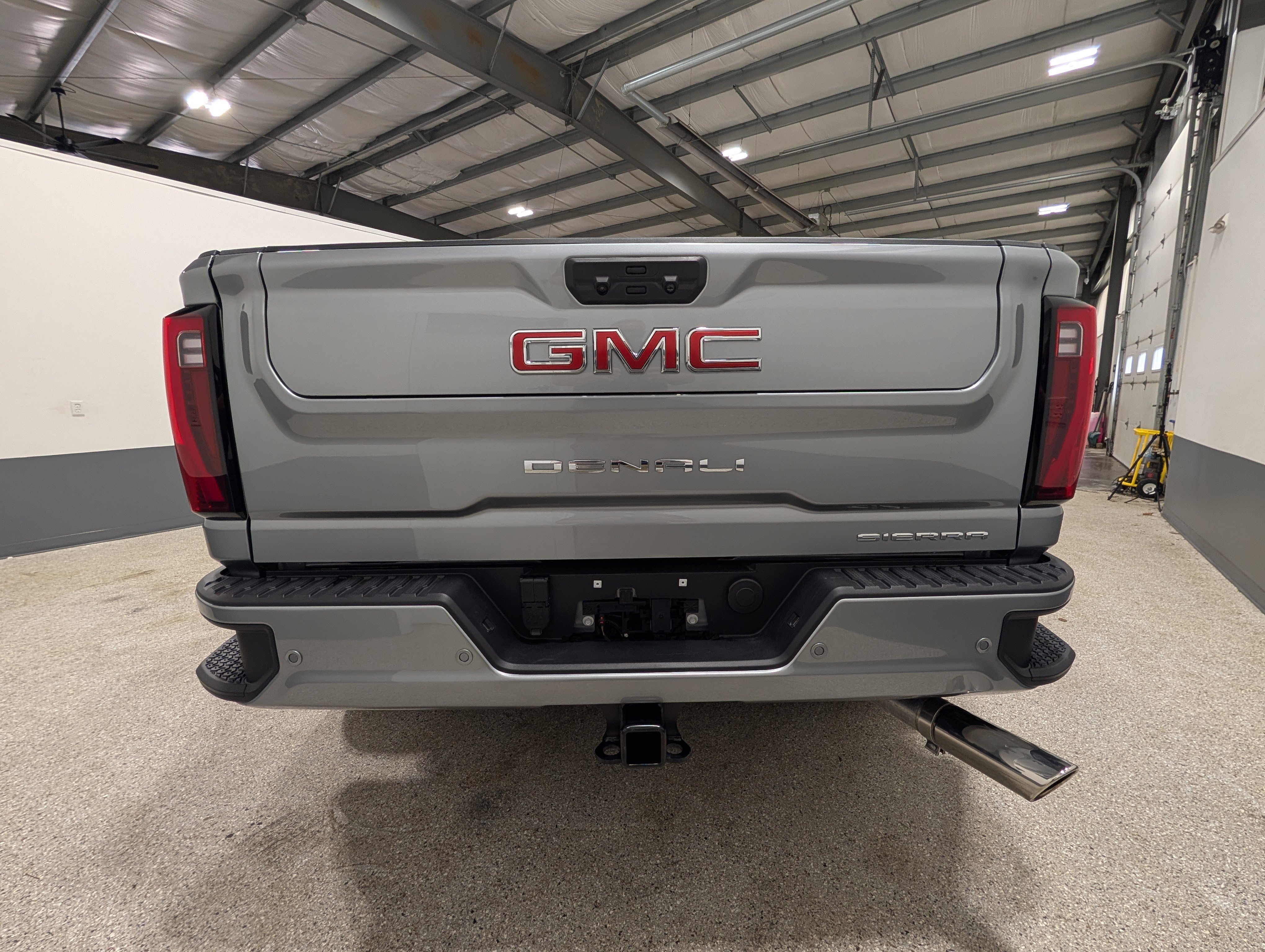 Used 2026 GMC Sierra 3500 Denali w/ Denali Reserve Package image 9