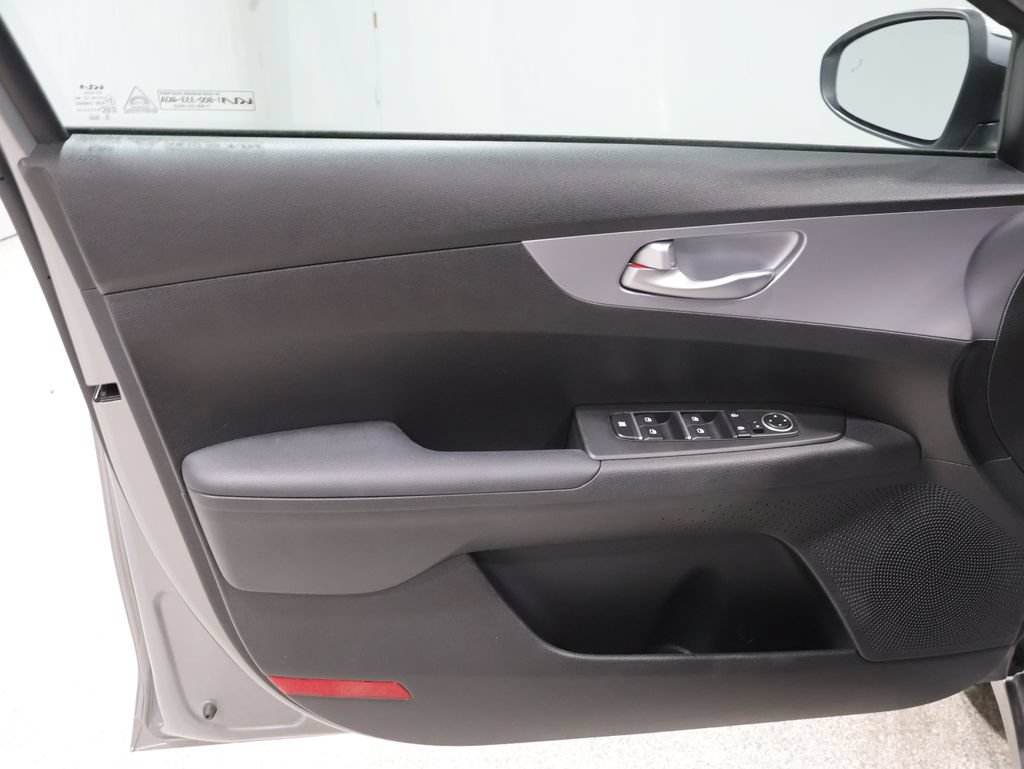 Used 2023 Kia Forte LXS w/ LXS Technology Package FWD image 13