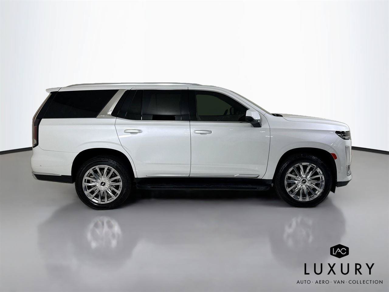 Used 2021 Cadillac Escalade Premium Luxury AWD/4WD image 5