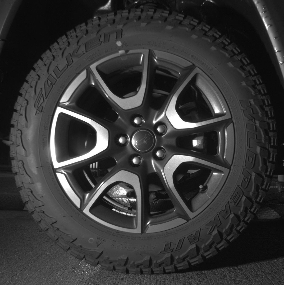 Used 2025 Jeep Compass Trailhawk AWD/4WD image 15