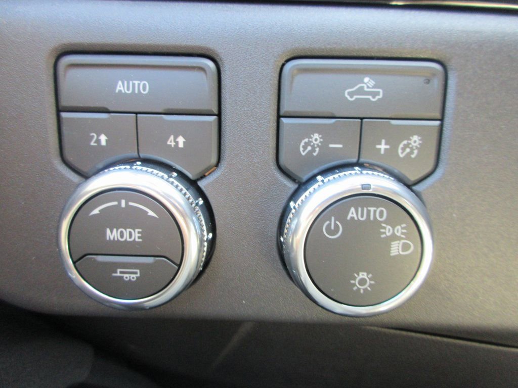 New 2026 GMC Sierra 1500 SLE w/ Max Trailering Package image 16