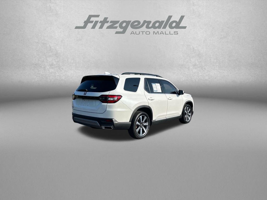Used 2024 Honda Pilot Touring image 7