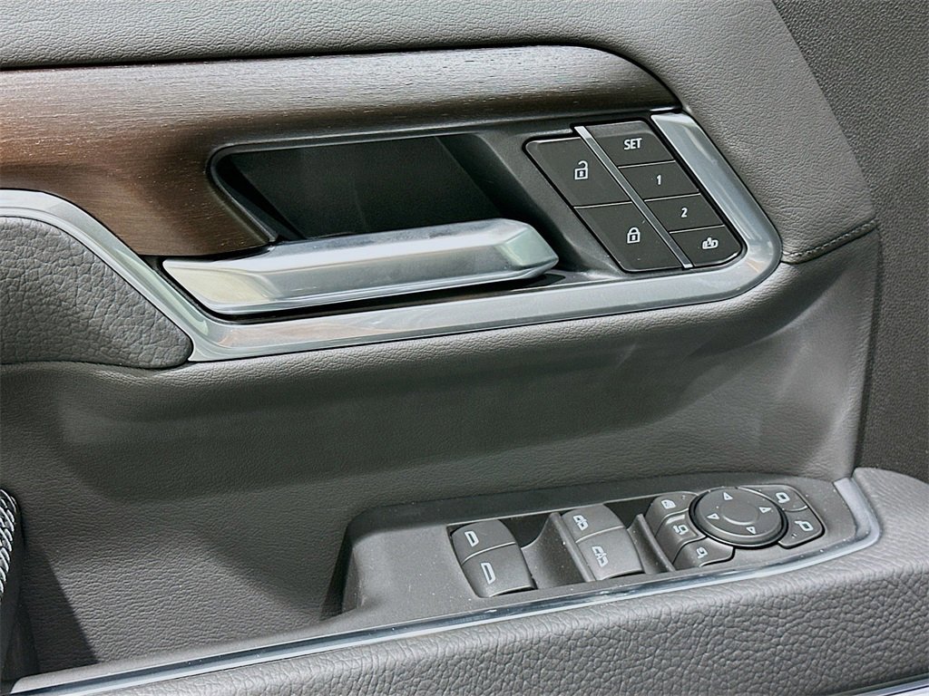 New 2025 GMC Sierra 2500 Denali w/ Denali Reserve Package image 18