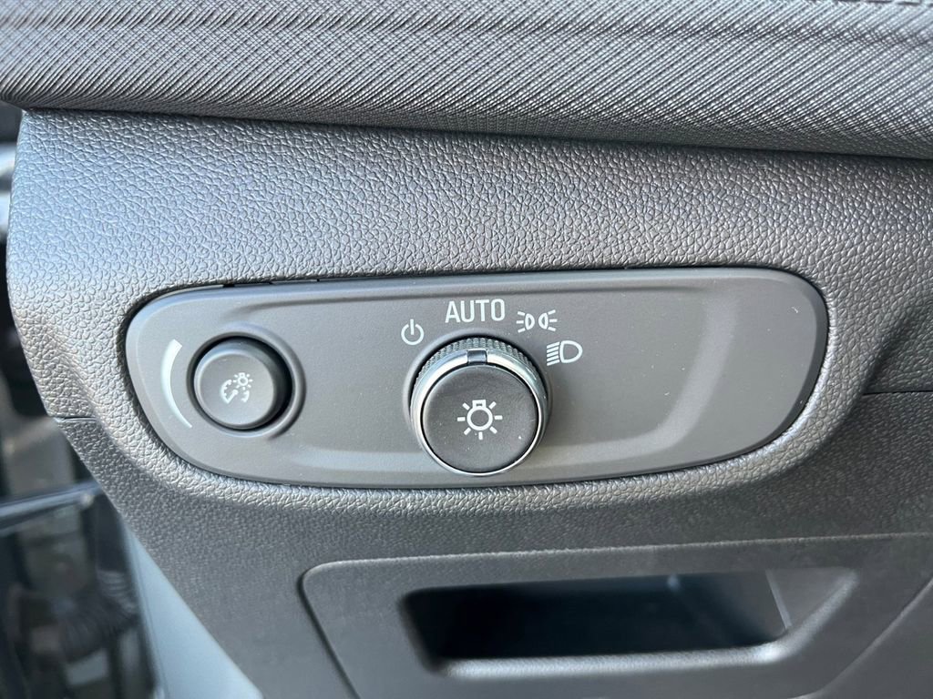 Used 2025 Chevrolet TrailBlazer LT image 17