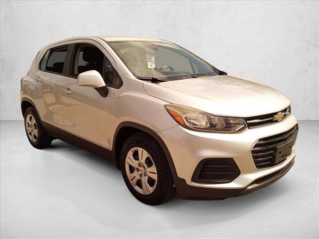 Used 2018 Chevrolet Trax LS FWD image 3
