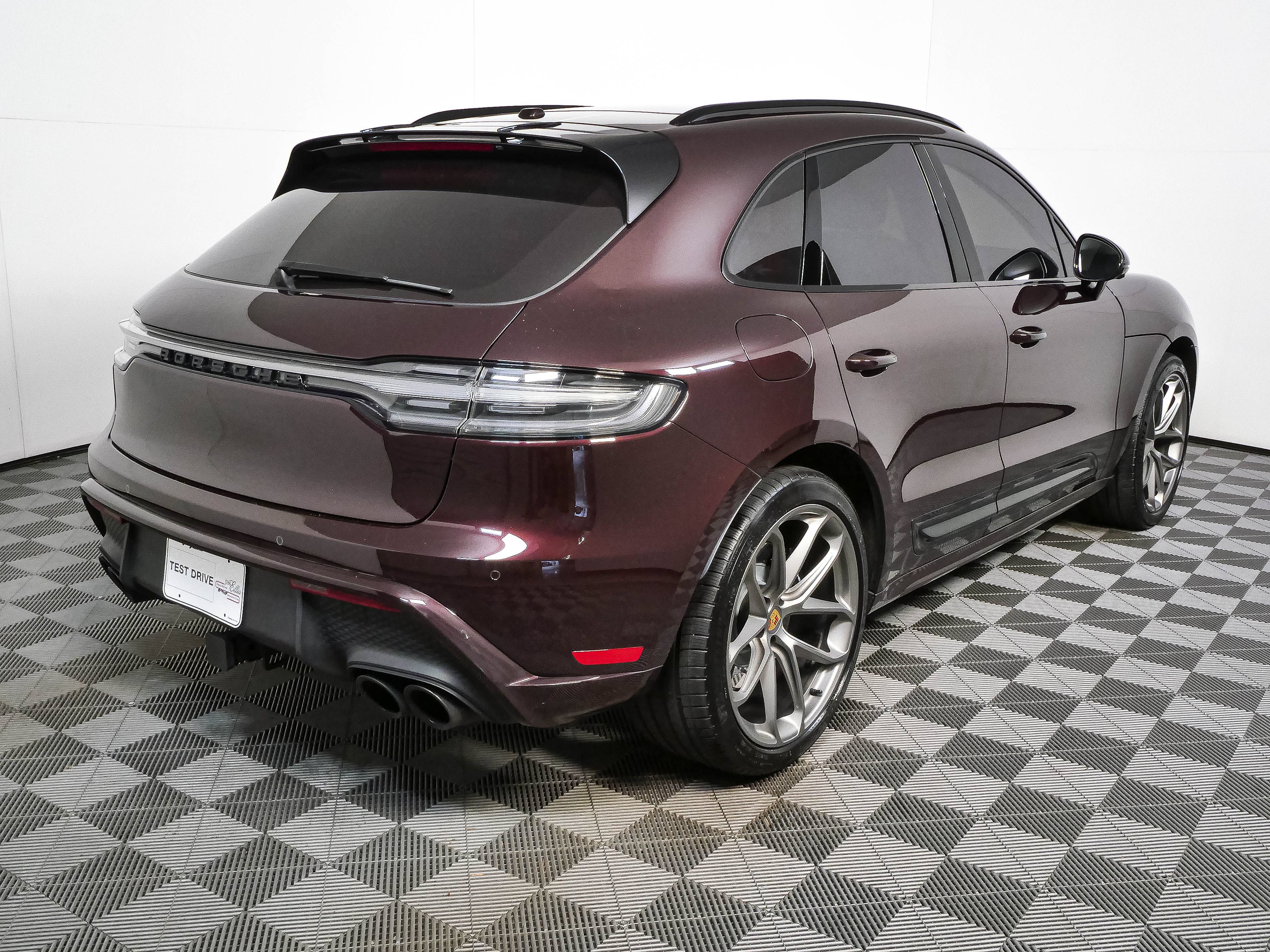 Certified 2024 Porsche Macan GTS AWD/4WD image 28