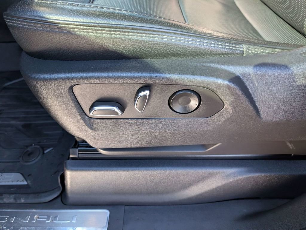 Used 2022 GMC Sierra 1500 Denali w/ Denali Reserve Package image 24