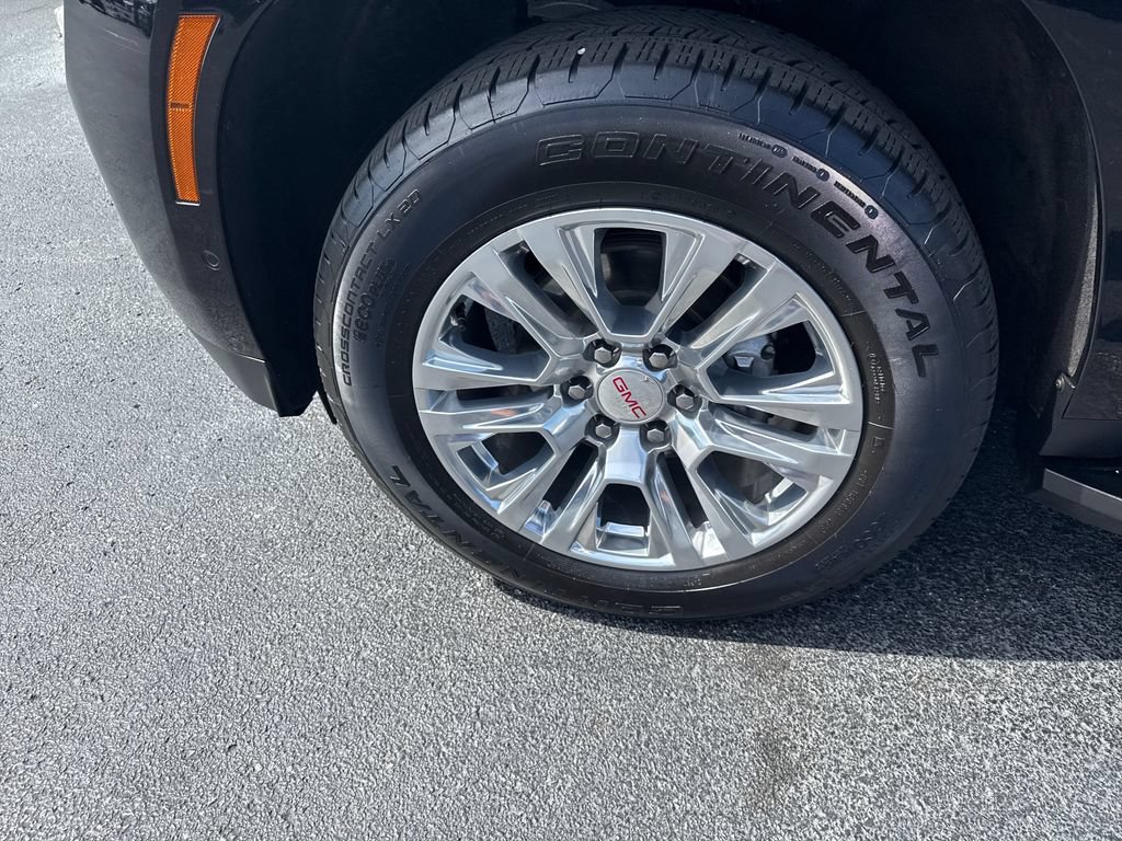 Used 2025 GMC Yukon Denali AWD/4WD image 39