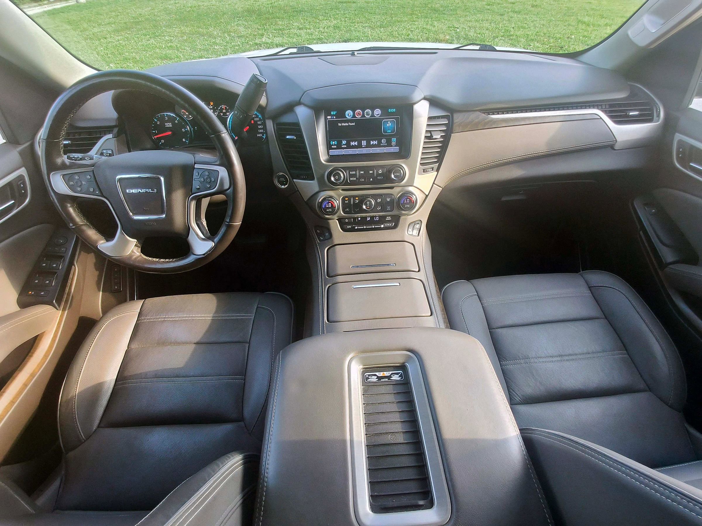 Used 2018 GMC Yukon Denali w/ Enhanced Security Package AWD/4WD image 10