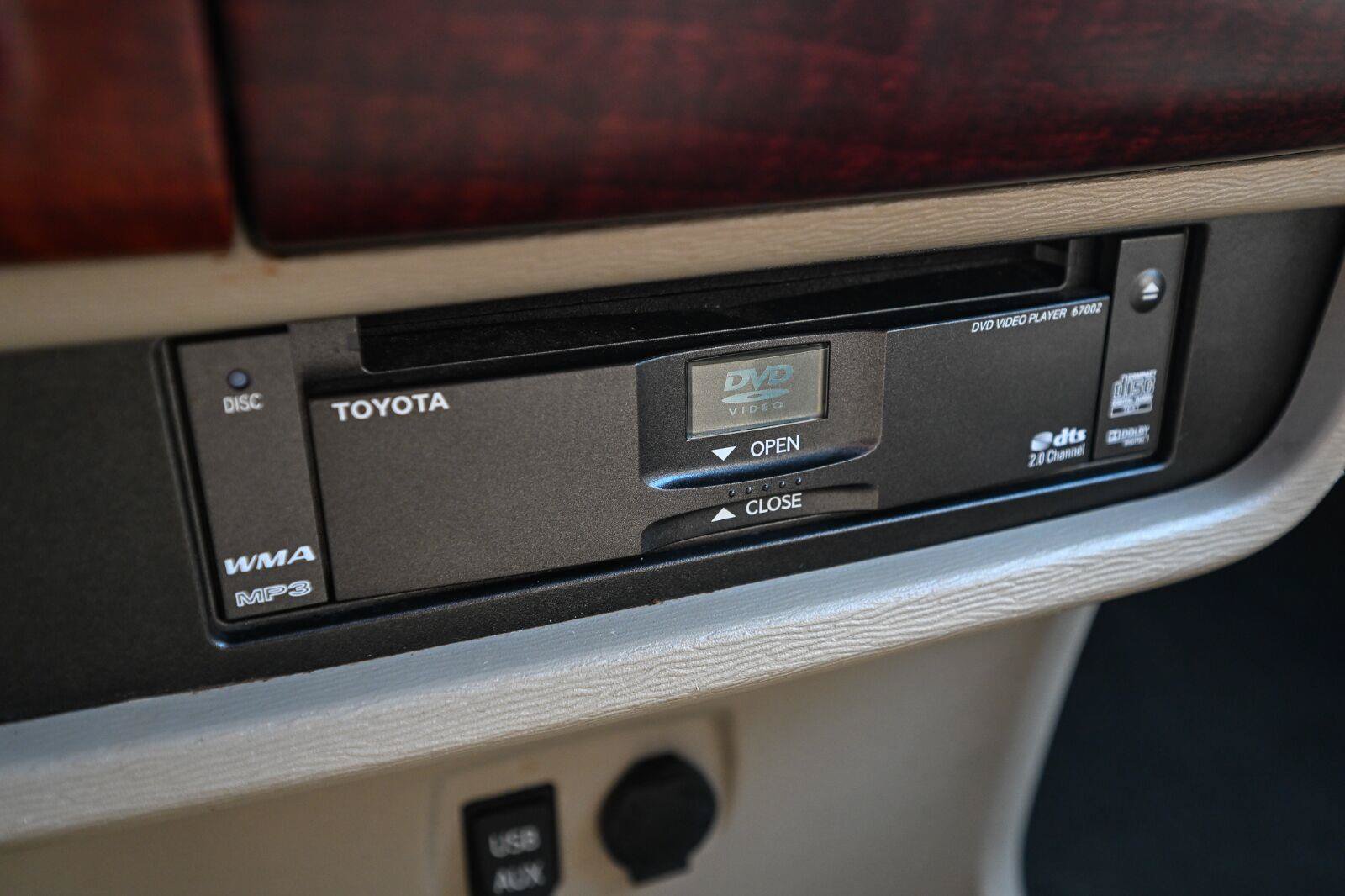 Used 2011 Toyota Sienna Limited w/ Premium Pkg FWD image 37