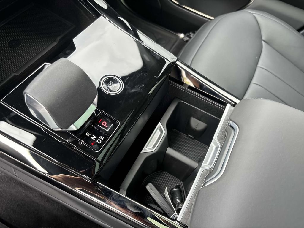 New 2025 Land Rover Range Rover Sport Dynamic SE image 18