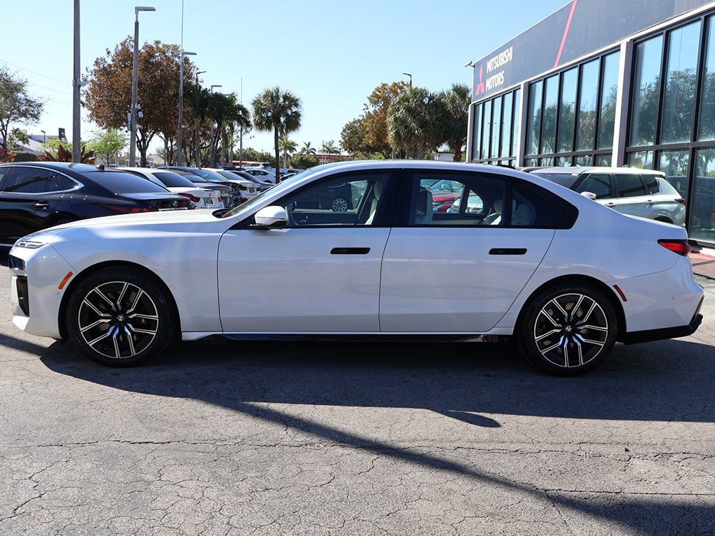 Used 2023 BMW 760i xDrive image 21