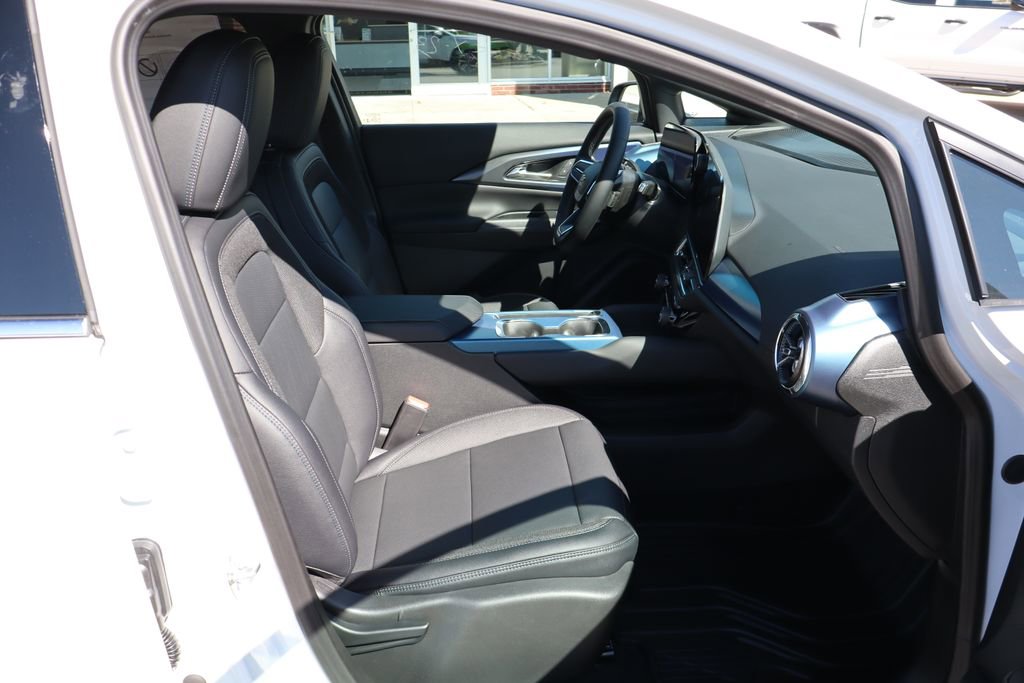 New 2026 Chevrolet Equinox EV LT image 46