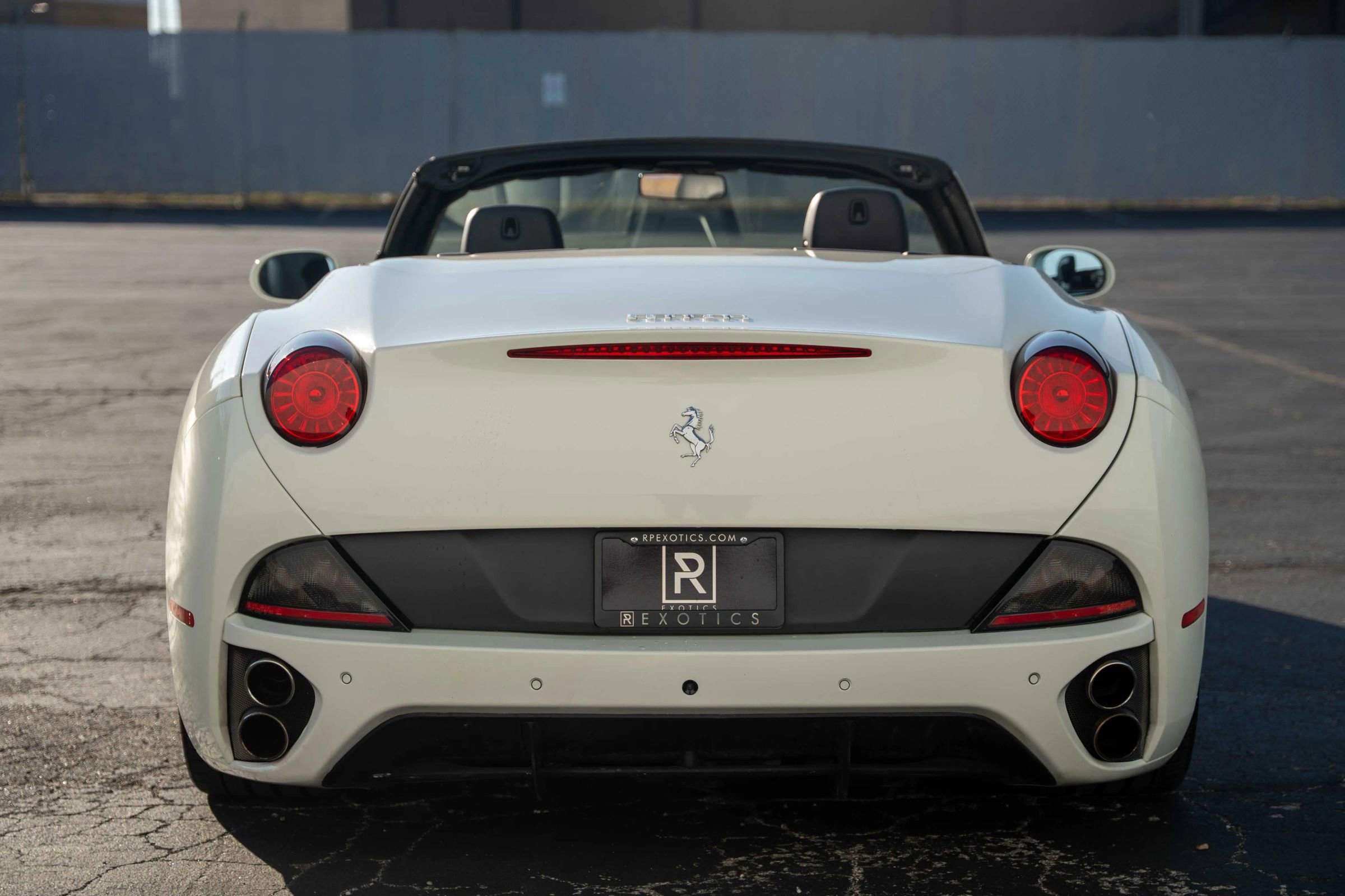 Used 2014 Ferrari California image 17