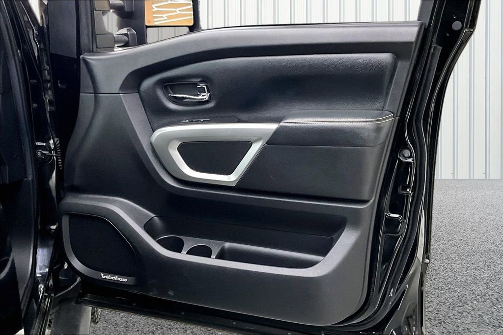Used 2017 Nissan Titan PRO-4X image 28