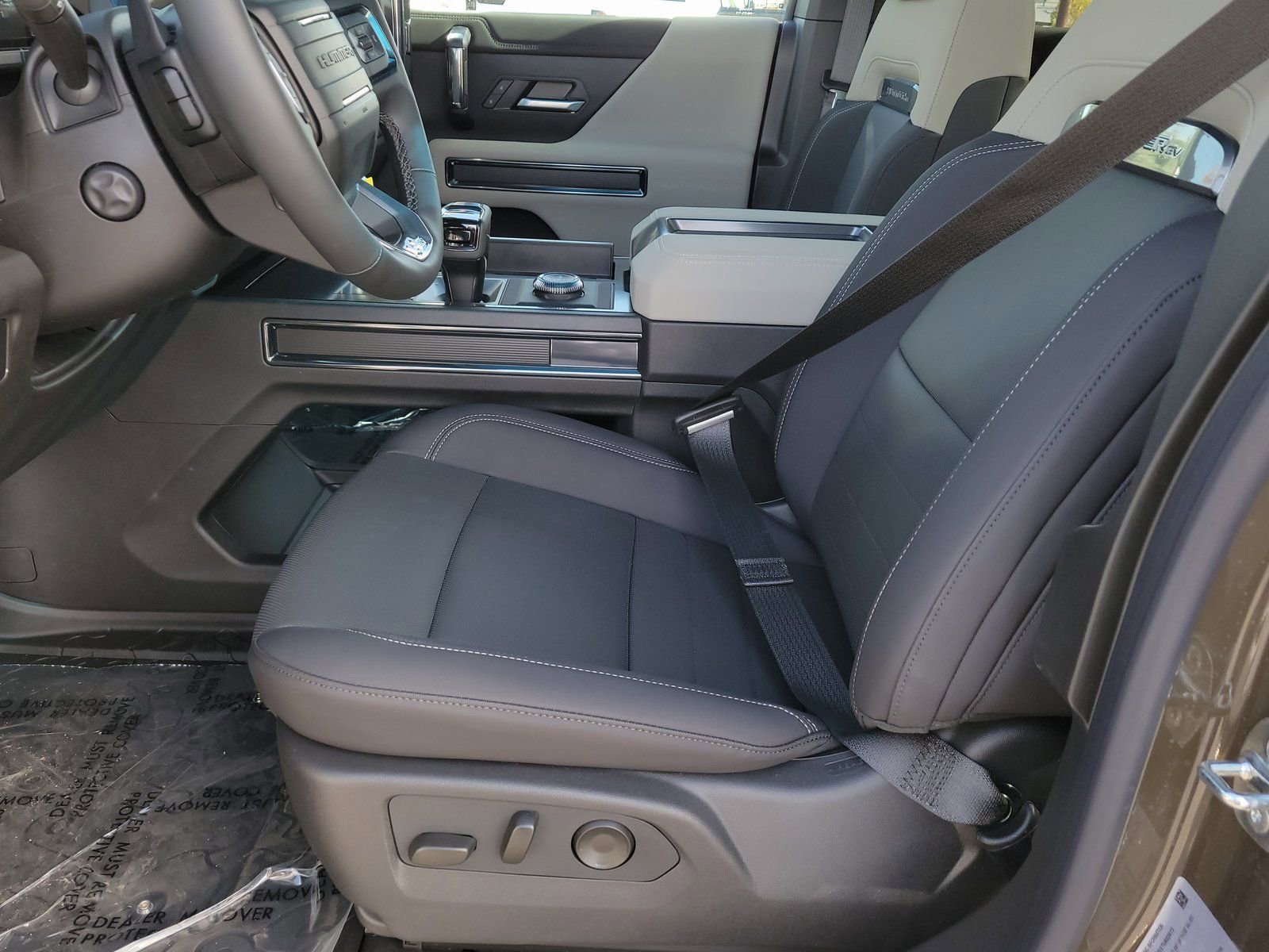 New 2026 GMC Hummer EV 4x4 Crew Cab w/ LPO, Dark Essentials Package image 6