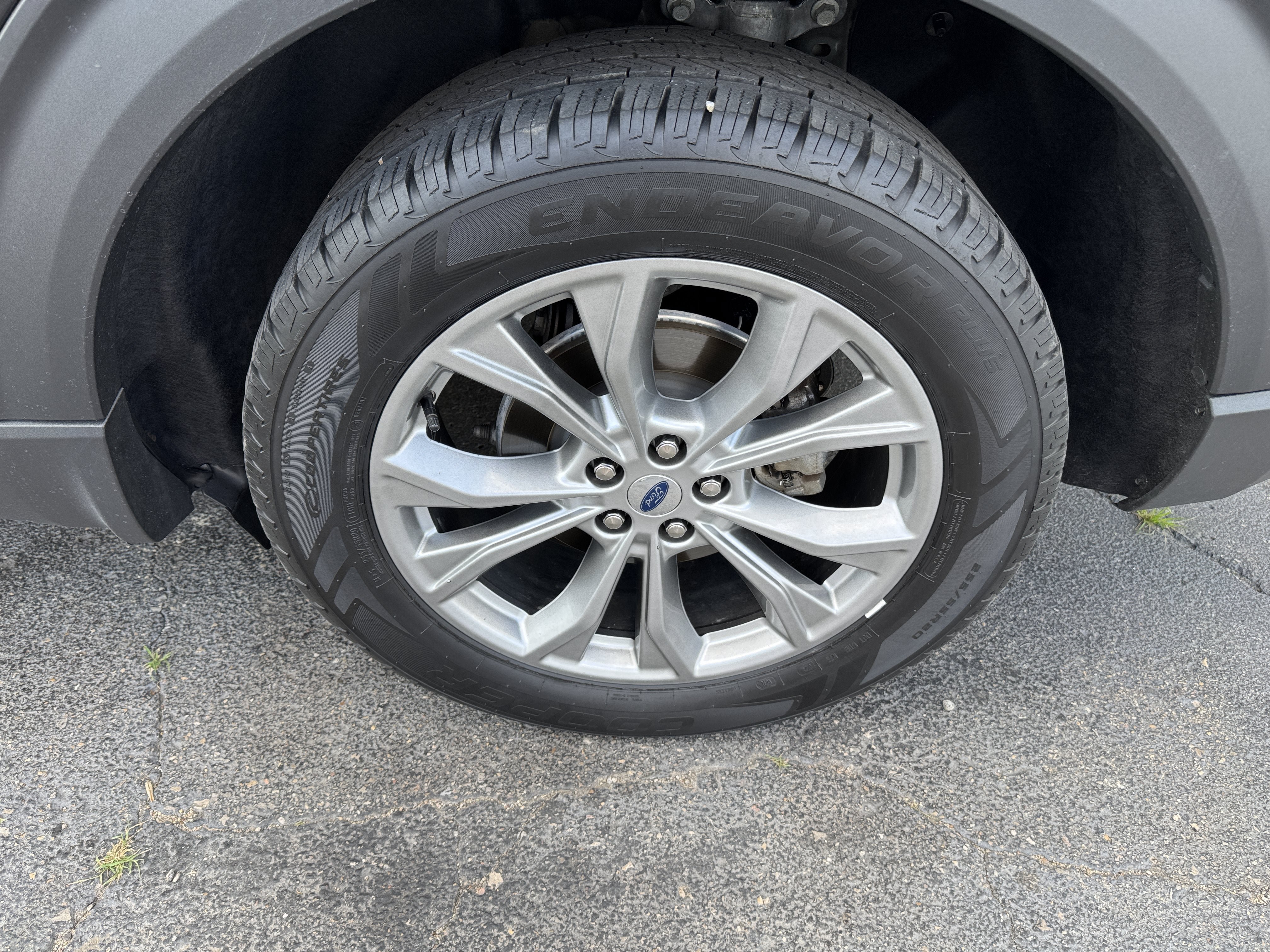 Used 2023 Ford Explorer XLT w/ Equipment Group 202A AWD/4WD image 35
