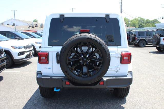 Used 2024 Jeep Wrangler Unlimited Sahara w/ Technology Group AWD/4WD image 29