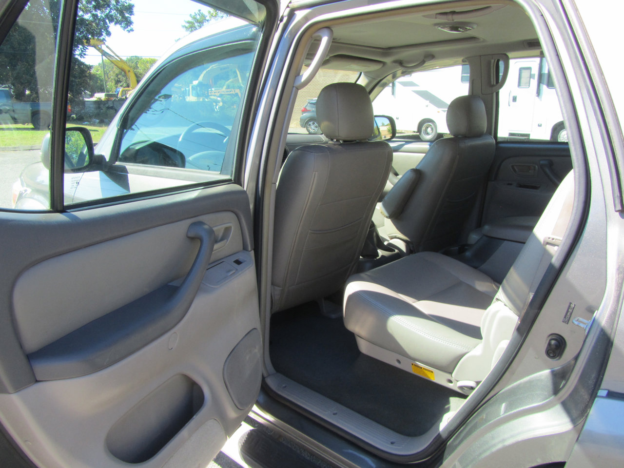 Used 2006 Toyota Sequoia SR5 image 19