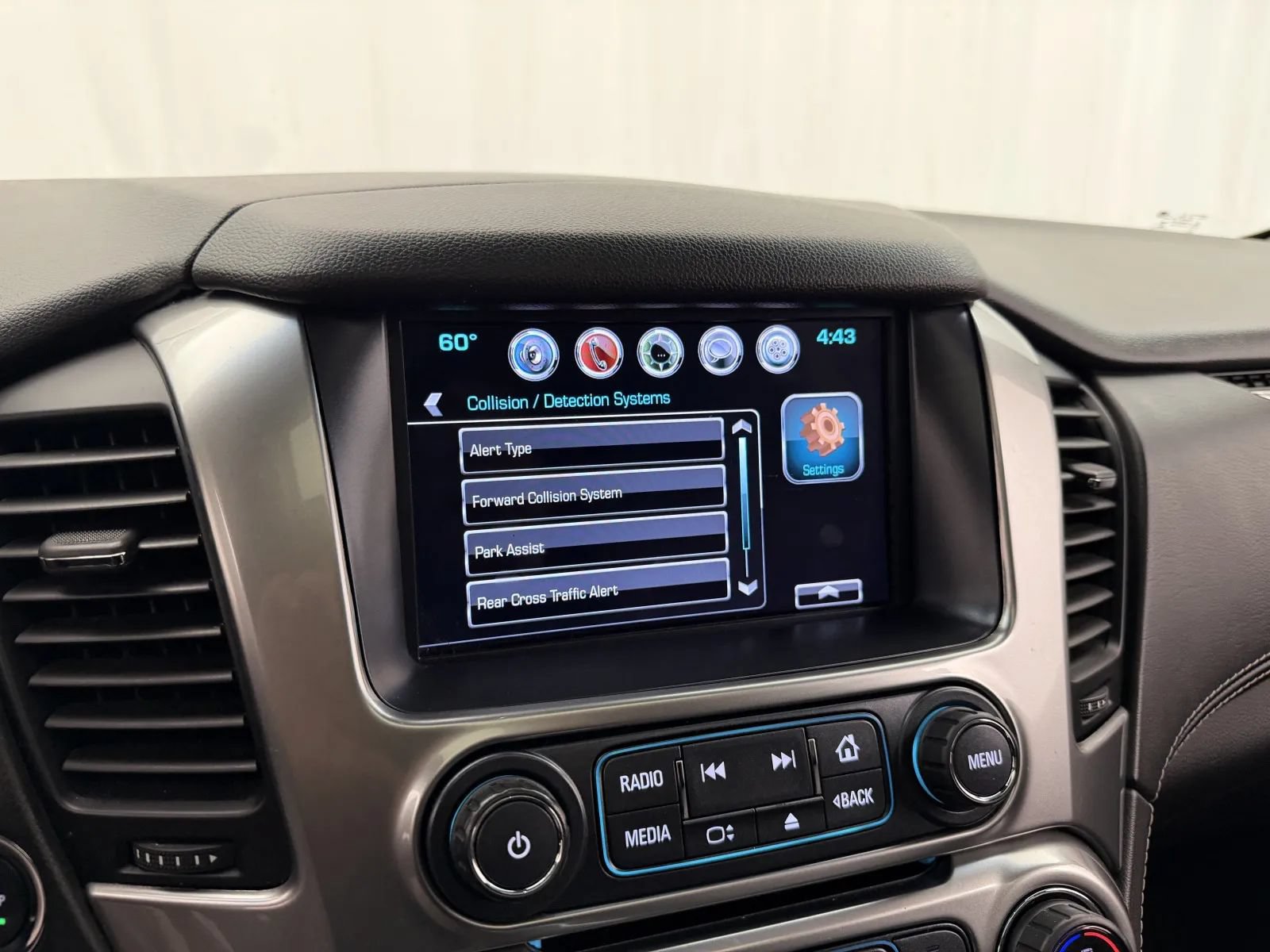 Used 2018 Chevrolet Tahoe Premier AWD/4WD image 22
