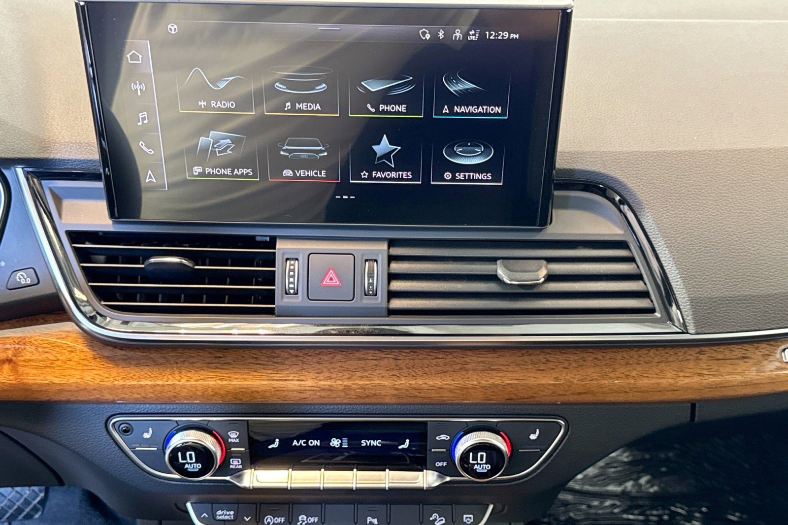 Used 2022 Audi Q5 2.0T Premium w/ Convenience Package image 13