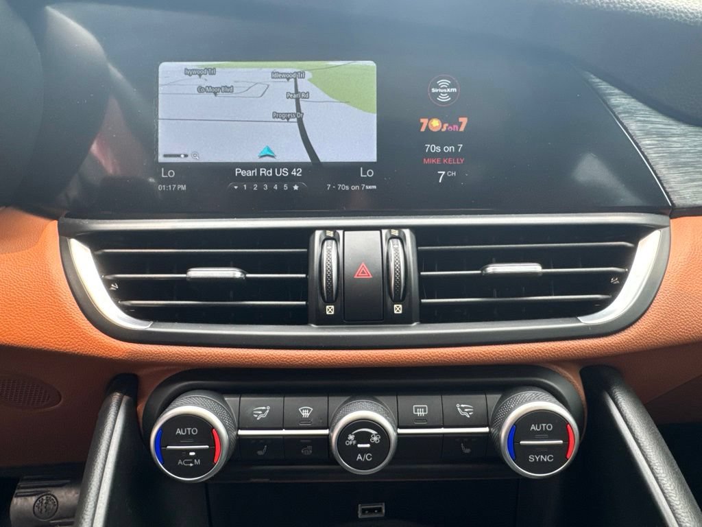 Used 2019 Alfa Romeo Giulia AWD image 43