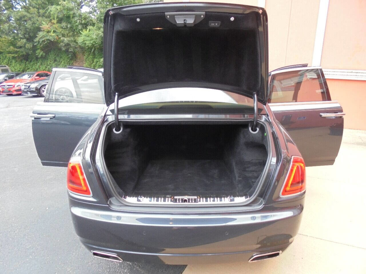 Used 2011 Rolls-Royce Ghost image 41