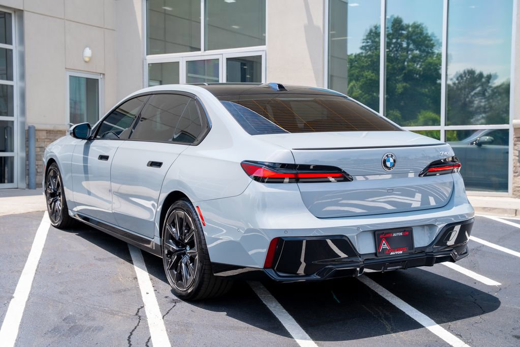 Used 2023 BMW 740i RWD image 16