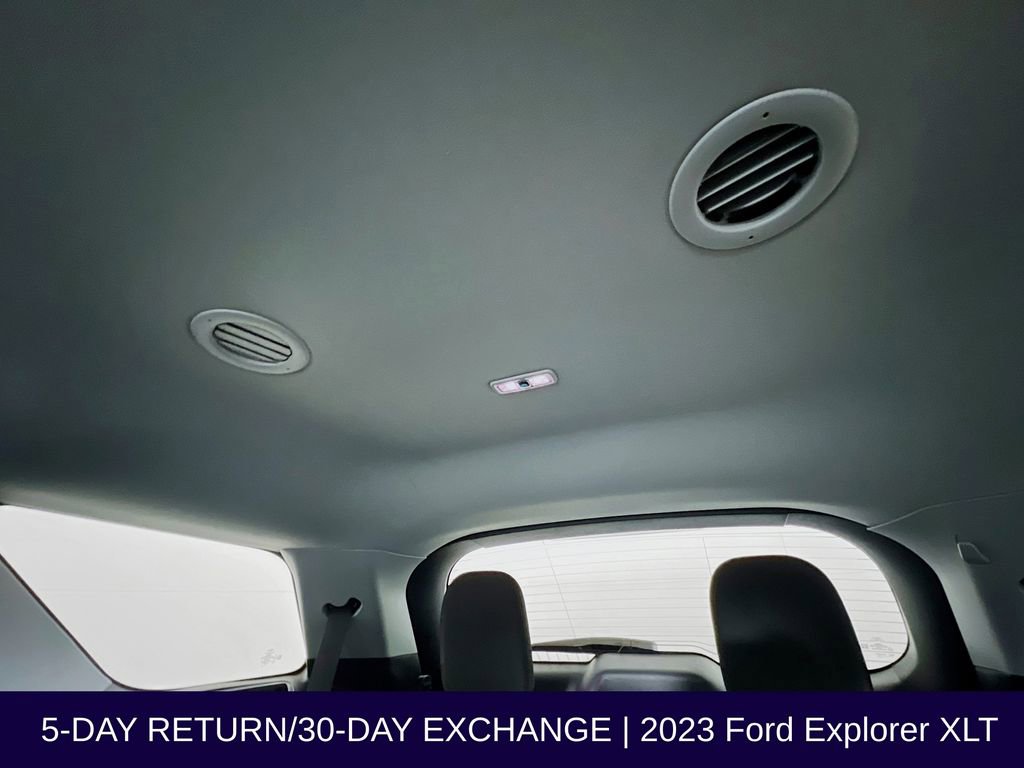 Used 2023 Ford Explorer XLT image 39