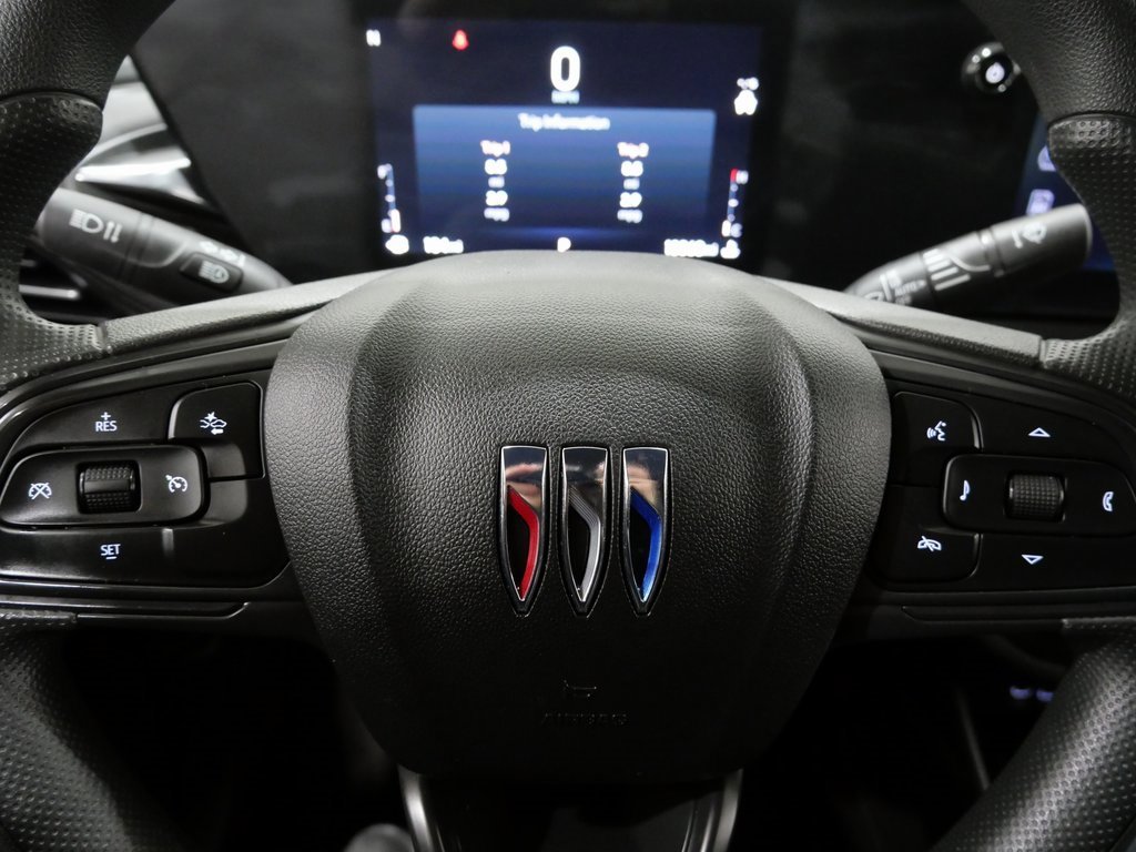 Used 2025 Buick Envista Preferred w/ Convenience II Package image 16