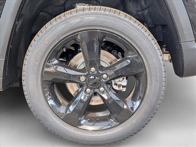 New 2025 Jeep Grand Cherokee Limited w/ Black Appearance Package image 10