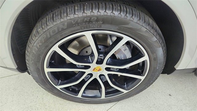 Used 2022 Porsche Cayenne image 58
