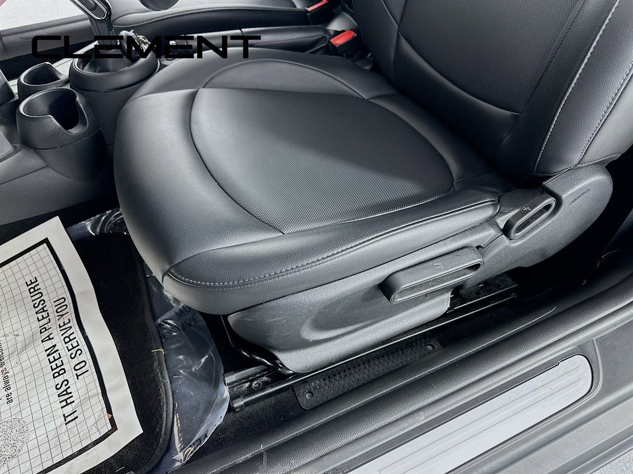 Used 2020 MINI Cooper 2-Door Hardtop FWD image 27