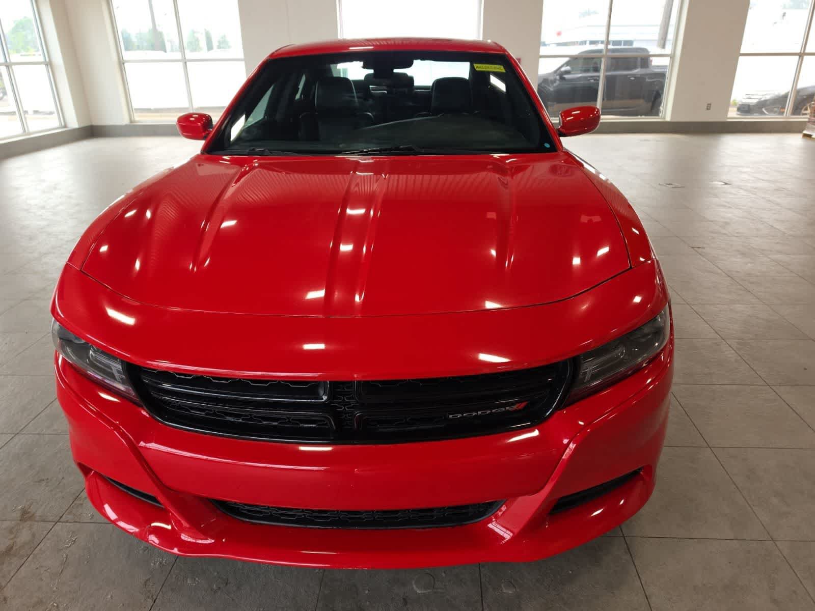 Used 2021 Dodge Charger SXT w/ Leather Interior Group RWD image 3