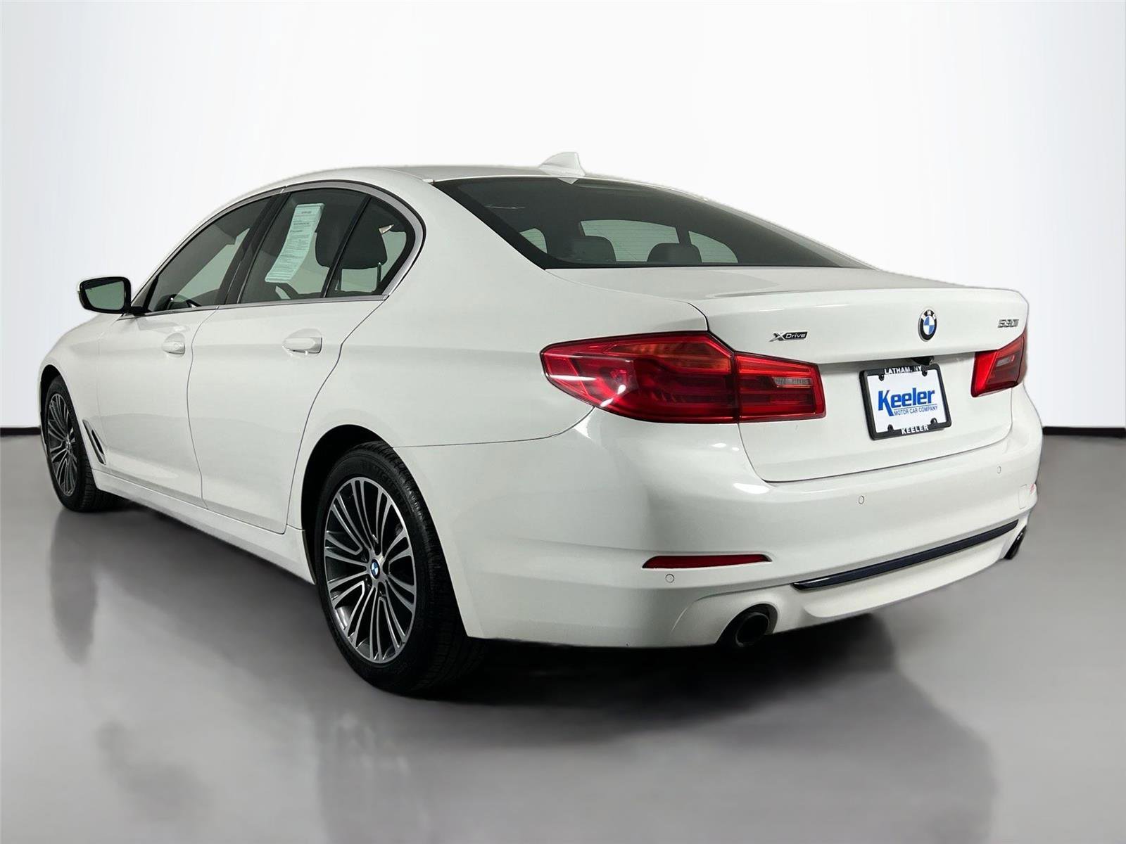 Used 2019 BMW 530i xDrive w/ Convenience Package AWD/4WD image 4