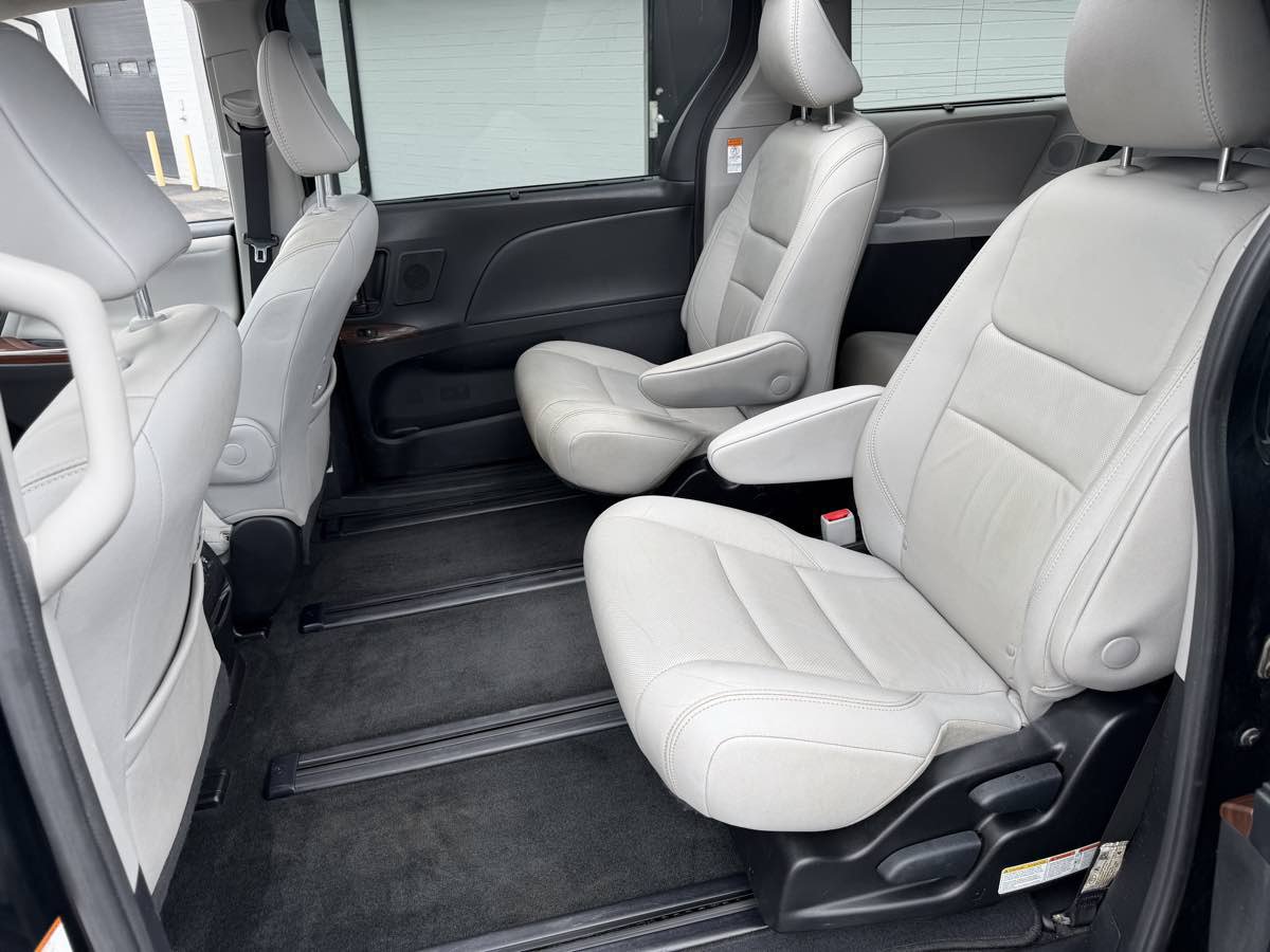 Used 2019 Toyota Sienna Limited Premium w/ Protection Package AWD/4WD image 16