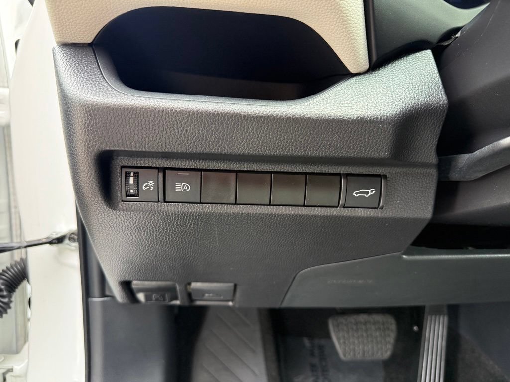 Used 2025 Toyota RAV4 XLE w/ Convenience Package AWD/4WD image 8