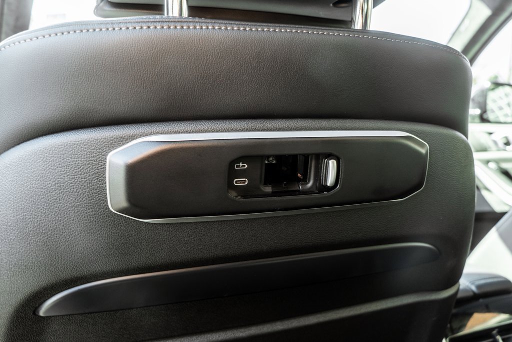 Used 2024 BMW X7 xDrive40i w/ M Sport Package image 26