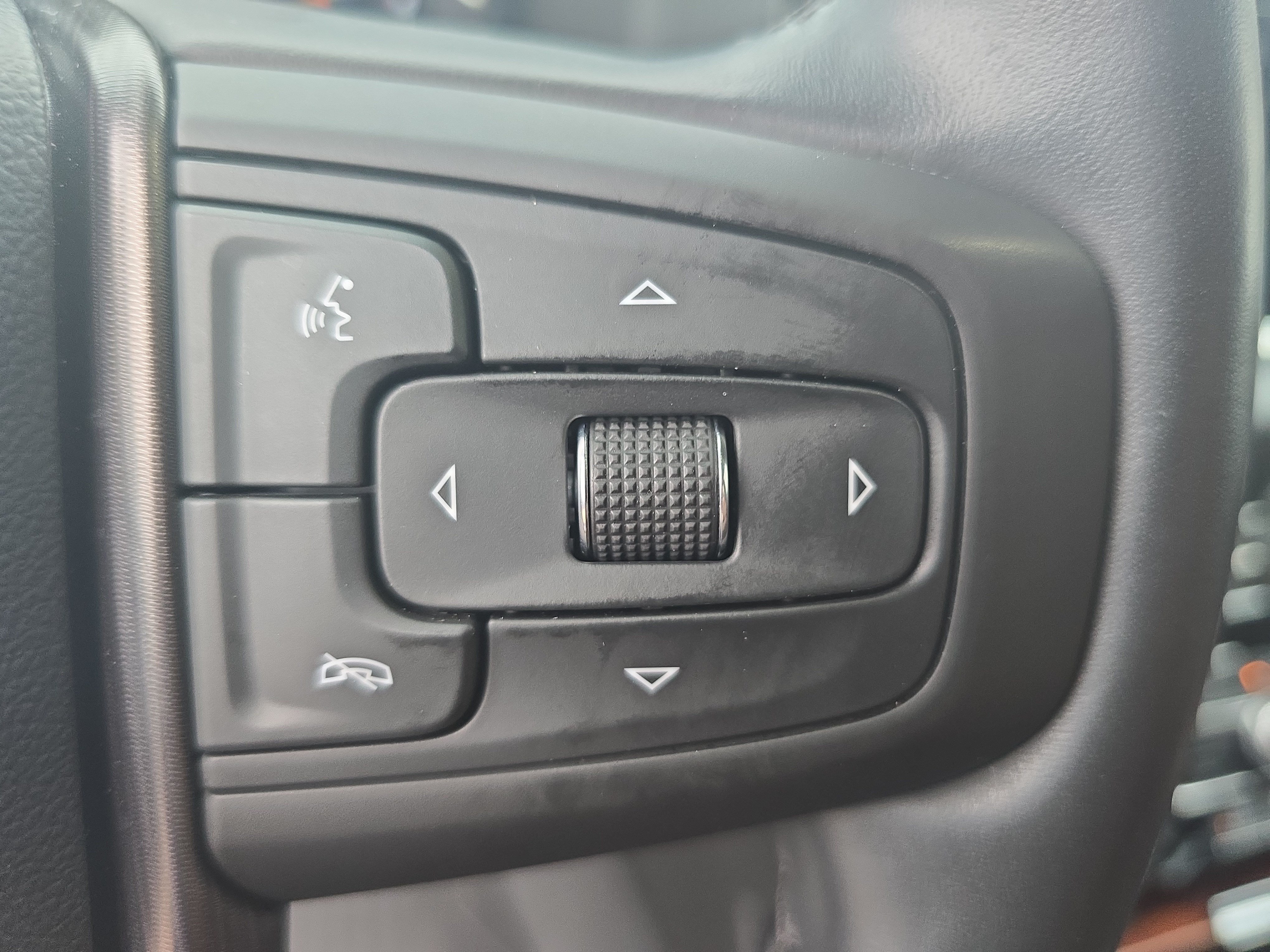 Used 2023 GMC Yukon Denali Ultimate AWD/4WD image 19