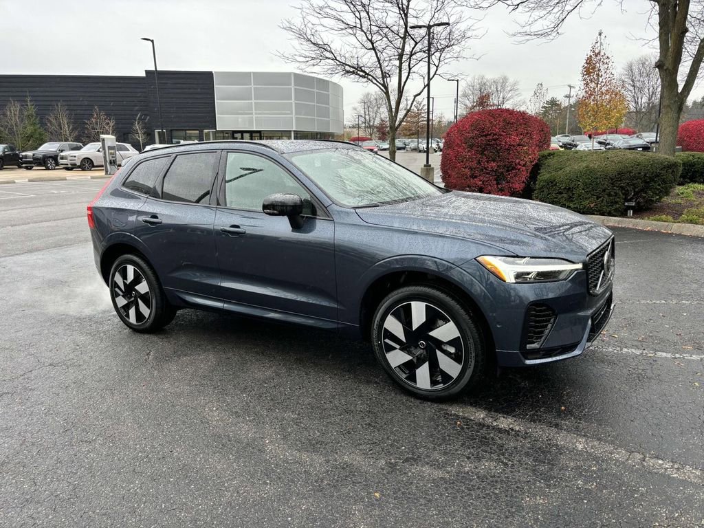 Used 2025 Volvo XC60 T8 Plus w/ Protection Package Premier